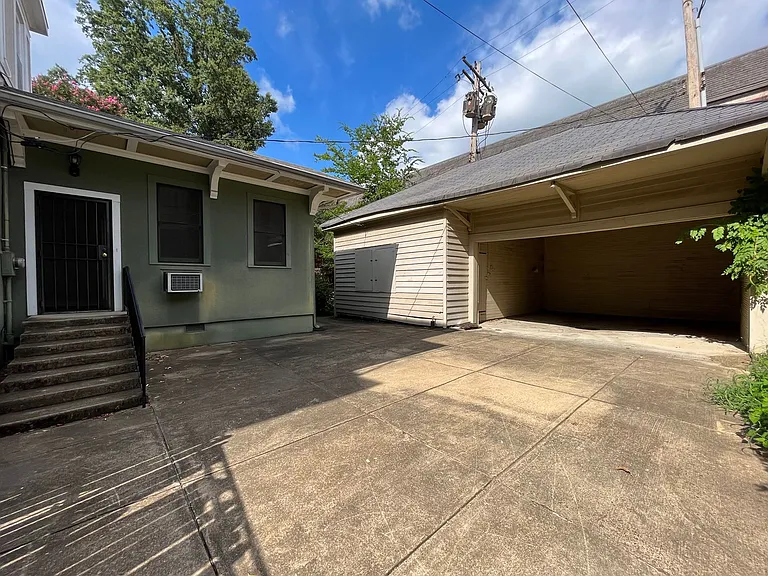 240 S Belvedere Blvd — Photo 23