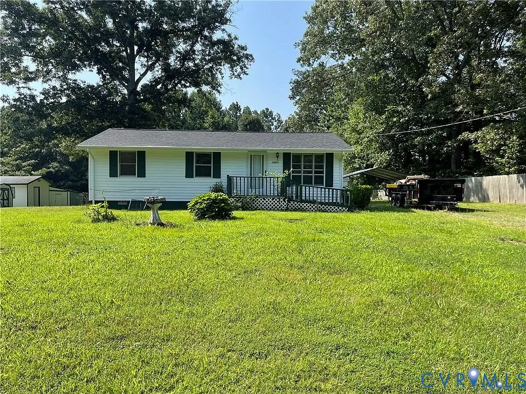 3 bed, 1.0 bath, 912 sqft, $1,550 — Photo 2