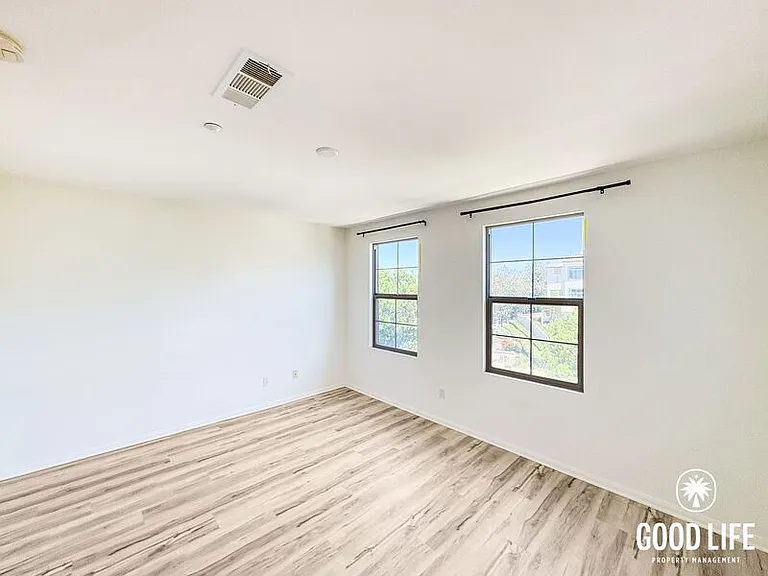 264 Marquette Ave — Photo 11