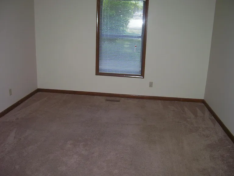 6004 Bartlett Ct — Photo 8