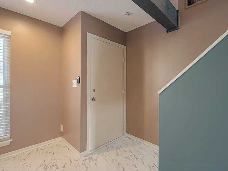 8596 Perry Ln — Photo 15