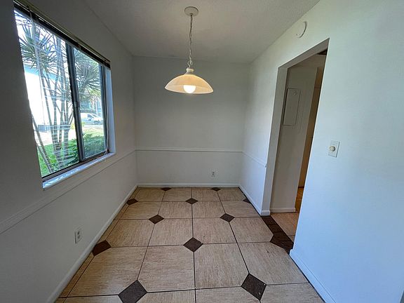 4th image of 3329 New South Province Blvd APT 2
