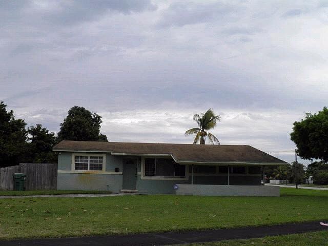 1st image of 761 NW 175th Dr