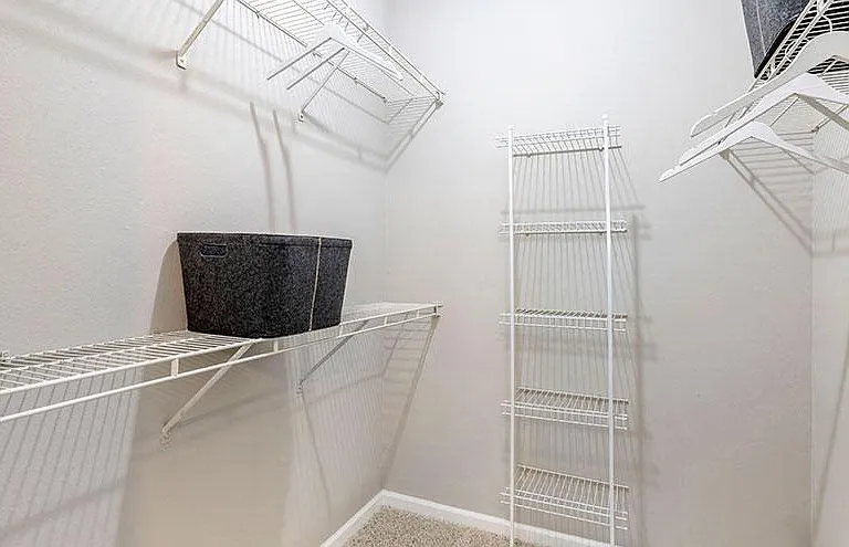 Summit Ridge Apartments — Photo 9