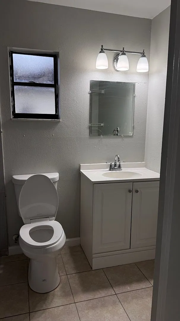Move-In Ready 2BR/2BA Home with Modern Updates & Prime Zephyrhills Location! — Photo 4