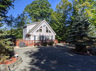 1043 Rainbow Dr, Lake Ariel, PA 18436