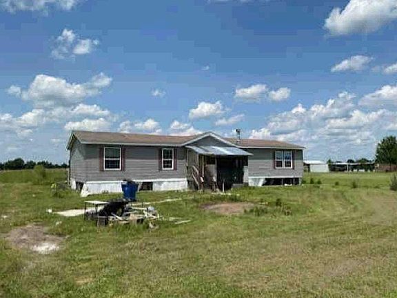 3rd image of 370 Pointe Noir Rd