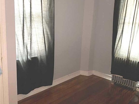 5th image of 94 Richmond St