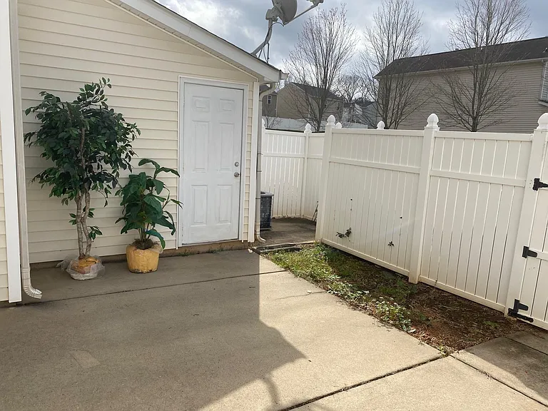 8358 Carob Tree Ln — Photo 12