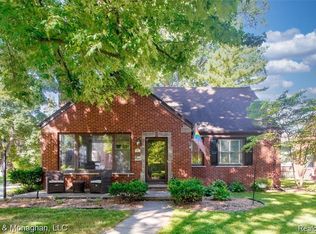 1367 Kensington Ave, Grosse Pointe Park, MI 48230