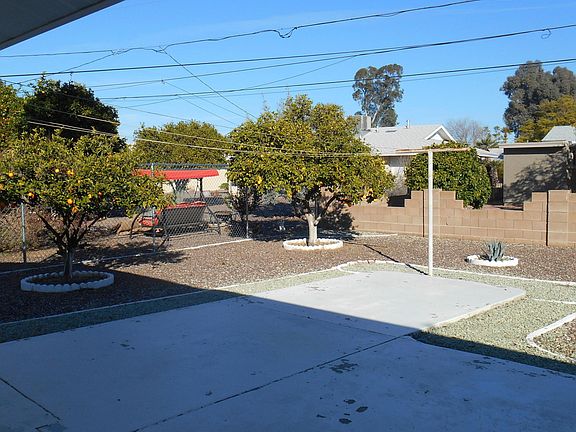 4th image of 10802 W Canterbury Dr