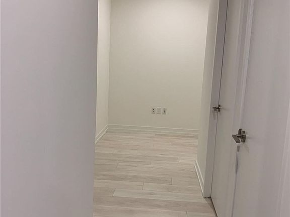 5th image of 225 Sumach St #912