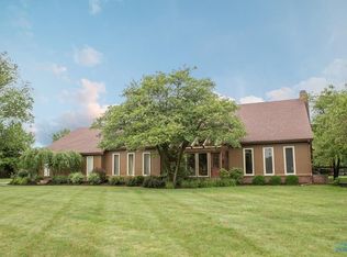 25673 Willowbend Rd, Perrysburg, OH 43551