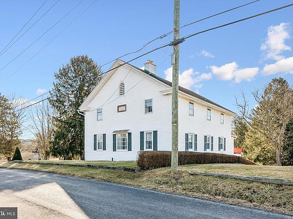 3rd image of 2204 Harmonyville Rd