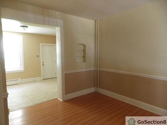 5th image of 4912 Knorr St