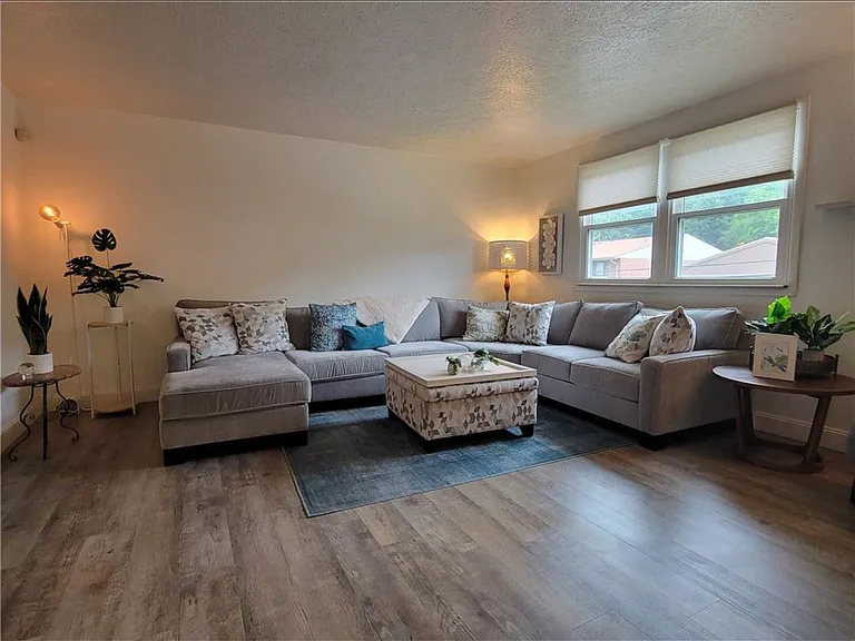 611 Broadhead Ave — Photo 8