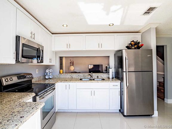 4th image of 5305 Garden Hills Cir