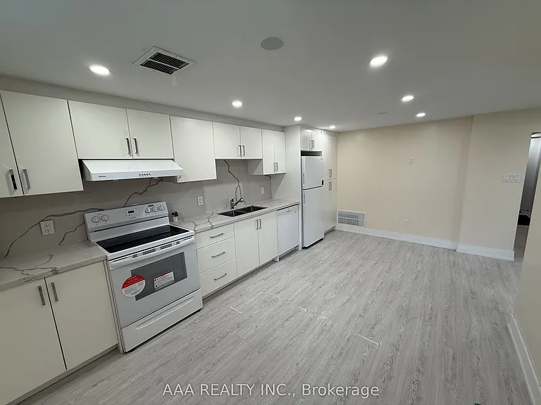 27 Kingsview Blvd #1 — Photo 12