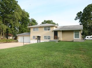 121 W Grove Rd, Decatur, IL 62521
