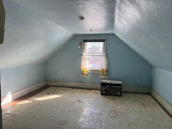 2nd image of 609 Niles St