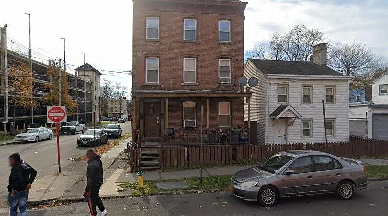 19 Carter St #3 — Photo 1