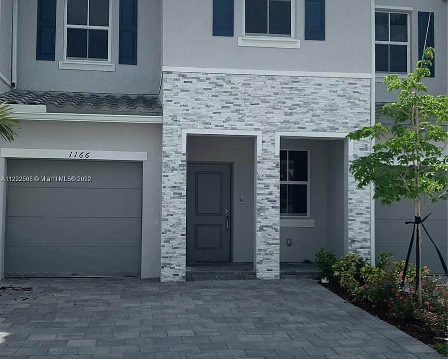 1st image of 2600 SE 11th St #2600