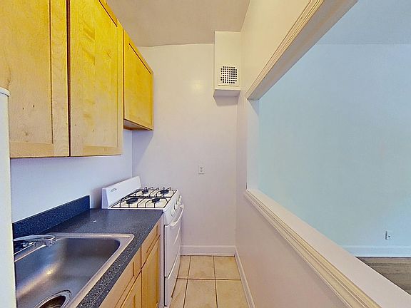 4th image of 337 E 90th St APT 2D