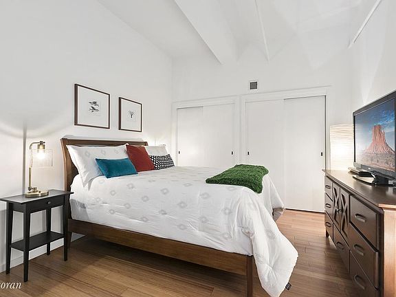 4th image of 365 Bridge St APT 4K