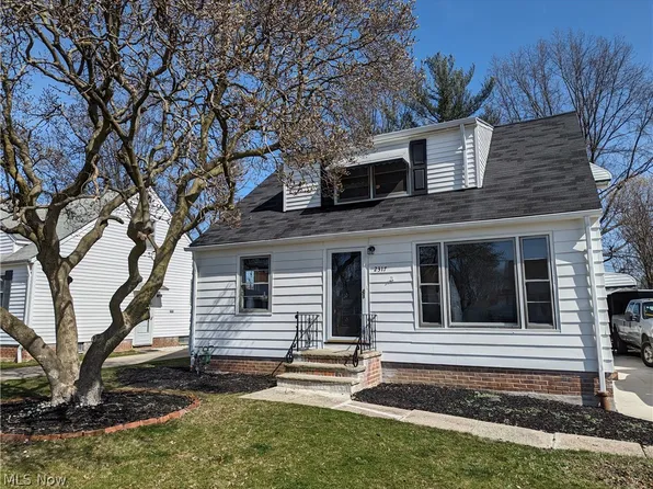 2317 E 290th St, Wickliffe, OH 44092