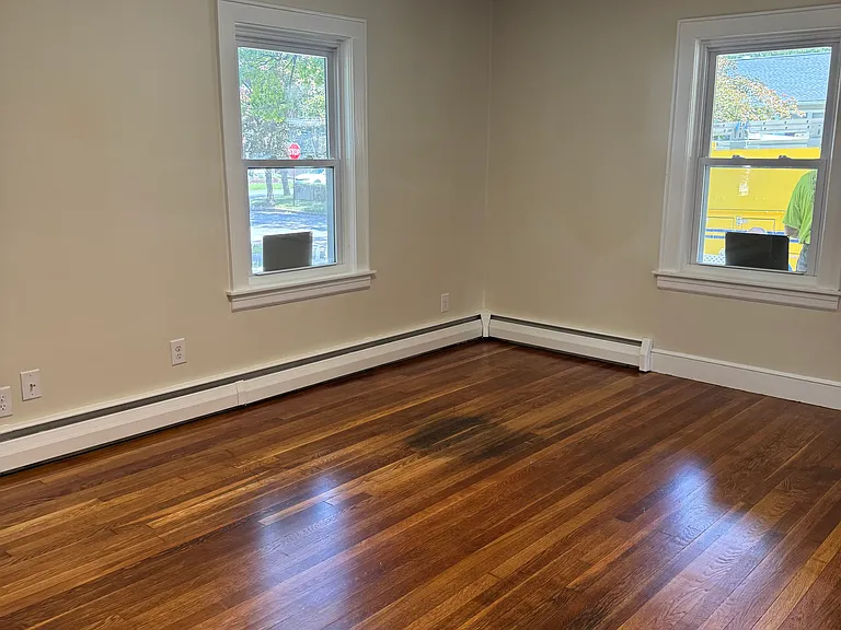 80 Orchard Ave — Photo 5