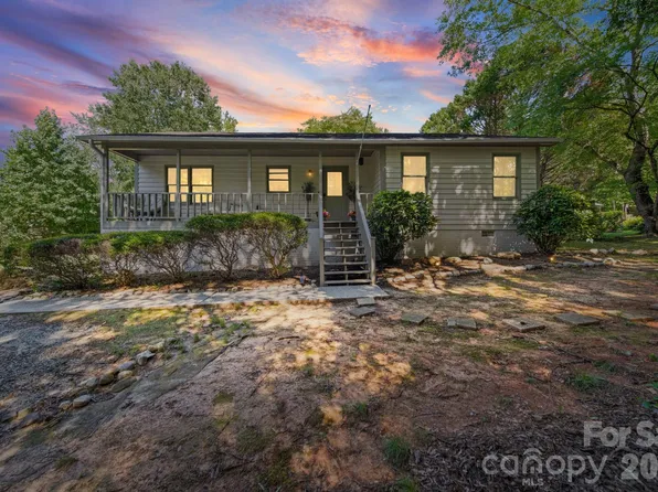 3600 Wonderland Dr, Matthews, NC 28104