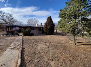 625 Gabaldon Dr NW, Albuquerque, NM 87104