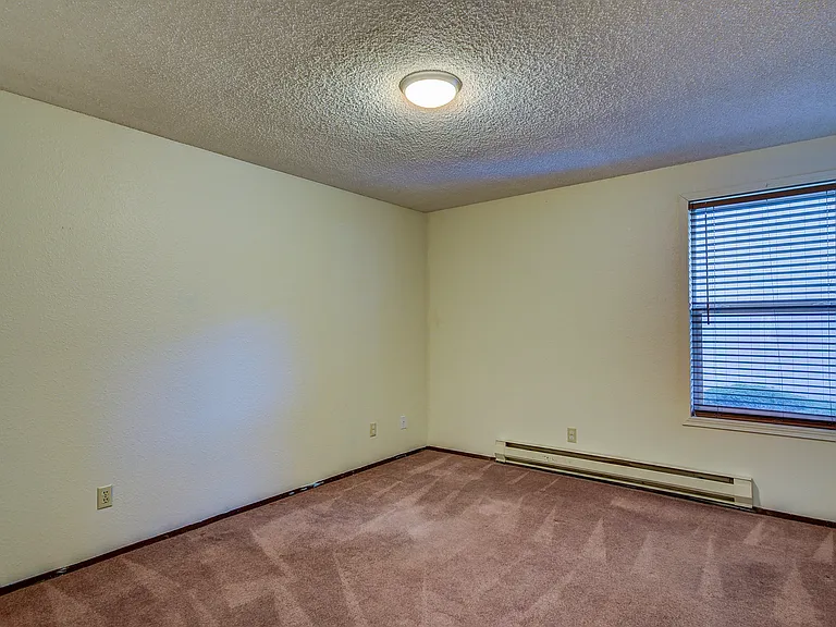 M0646-Prairie Village - 304 N. Main St — Photo 6