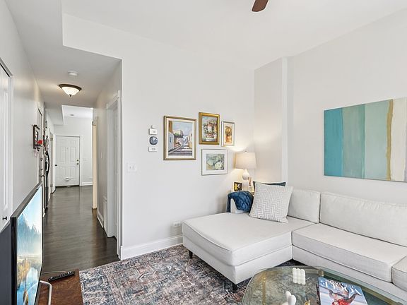 5th image of 1712 N Washtenaw Ave APT 2F