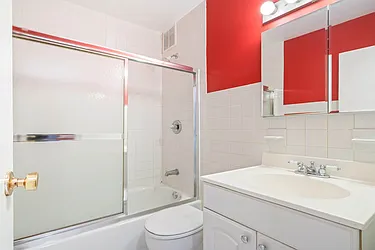 Rented by R New York