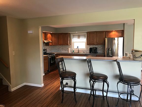 4th image of 438 N Sands Ave