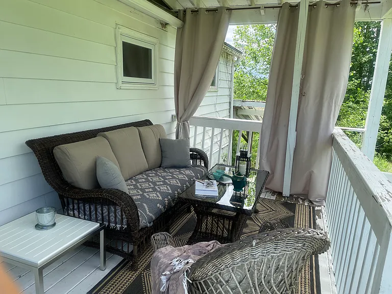 Private Back-Porch