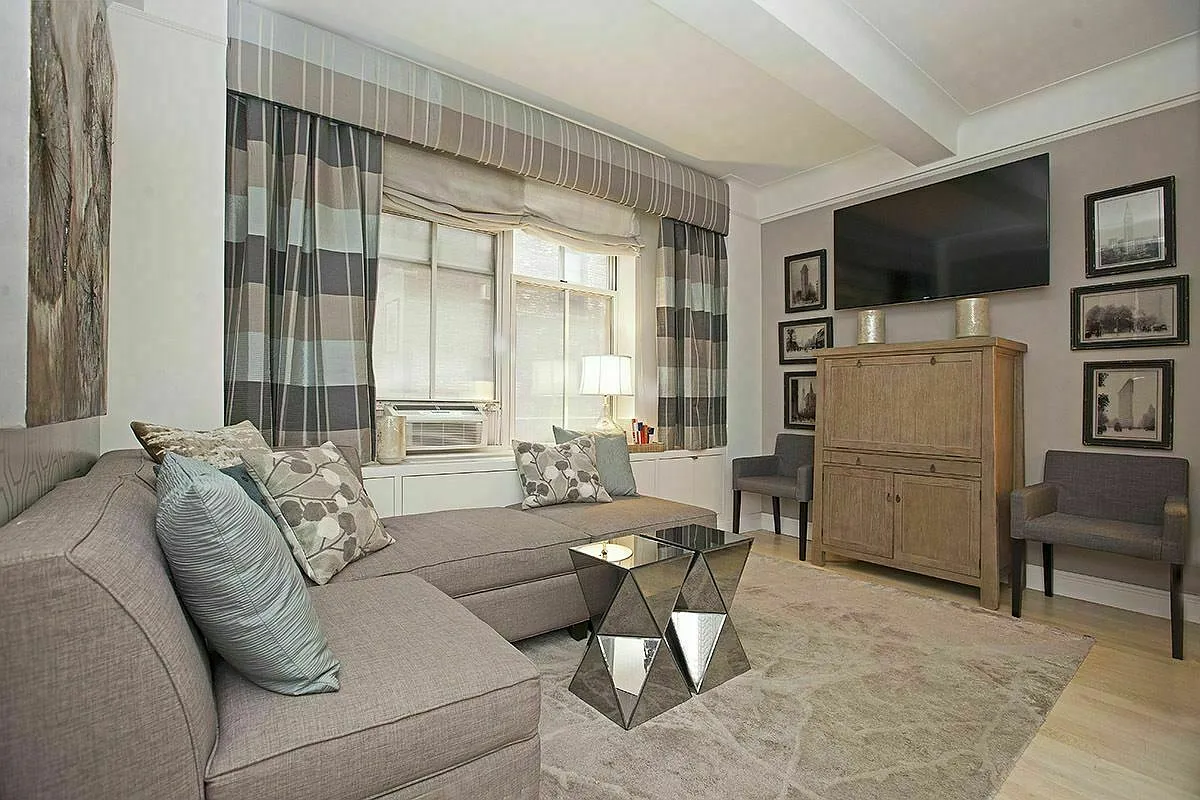 12 W 72nd St APT 2I photo 1