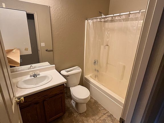 3rd image of 1465 E 12th Pl
