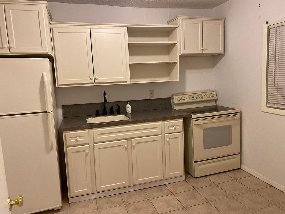 2nd image of 125 Bridge St APT 1