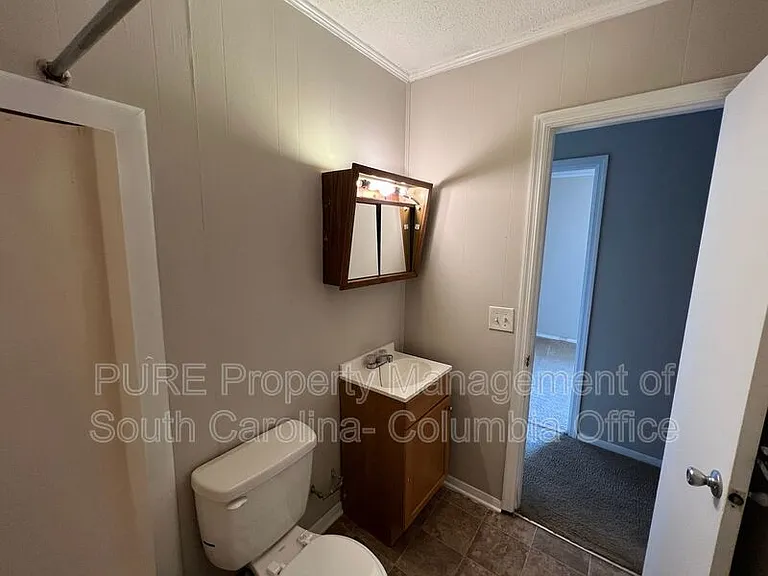 996 Chester St — Photo 13