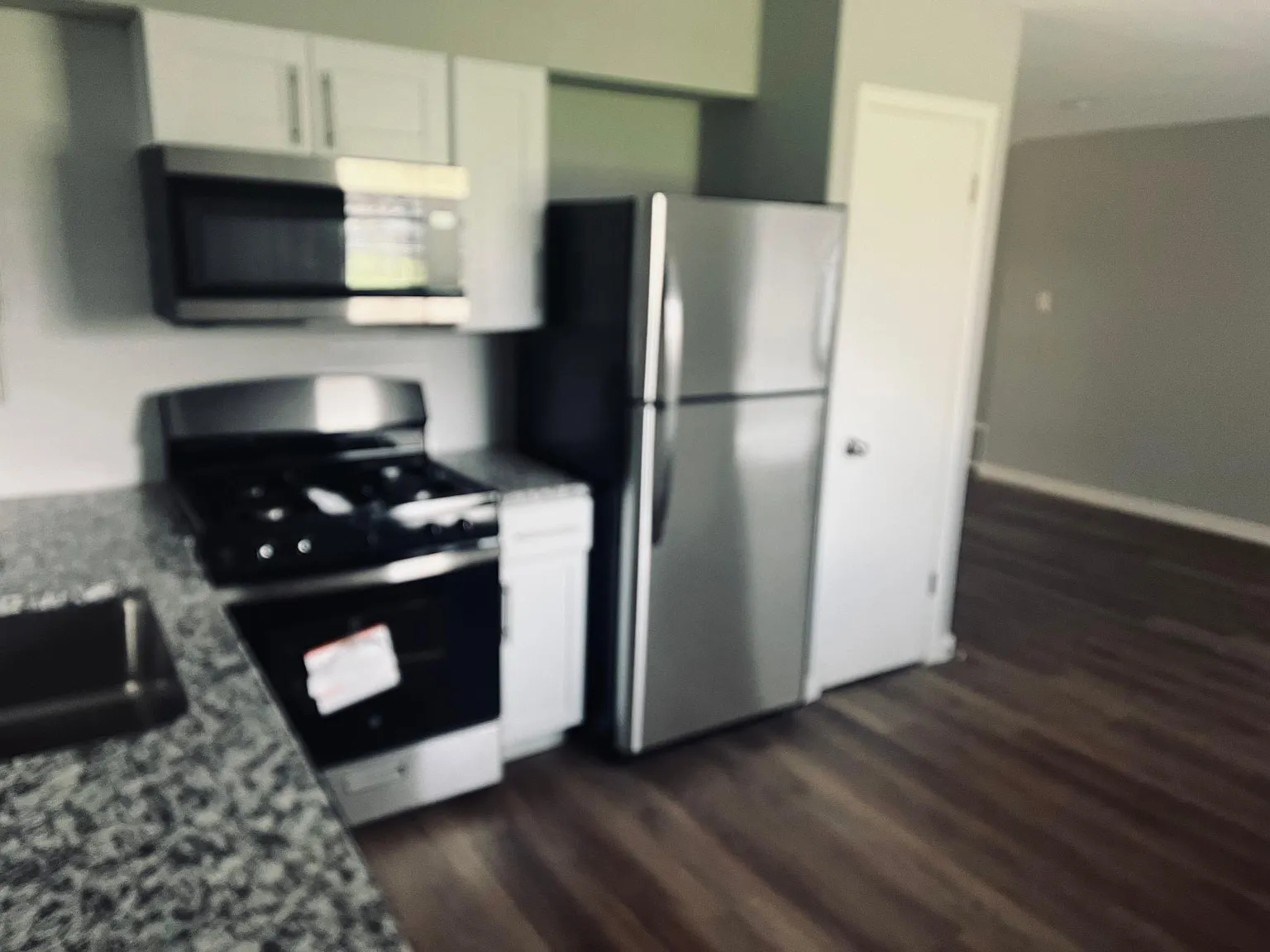926 Piedmont Dr — Photo 3