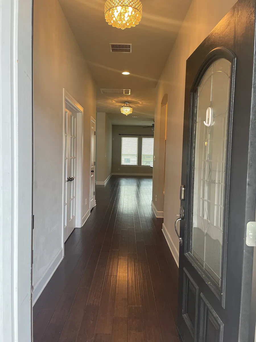 Building Photo - 20725 Song Bird Dr