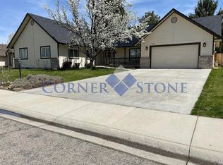 2030 N Oak Hills Dr, Meridian, ID 83646