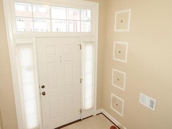 2nd image of 10587 Mason Park Ct