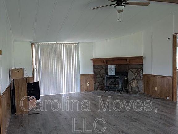 3rd image of 220 Farrs Rd