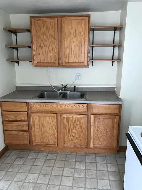 18 N Dodge St — Photo 1