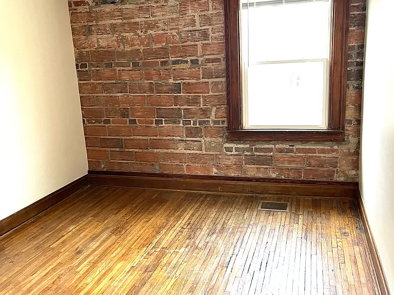 1385 Northwest Blvd — Photo 11