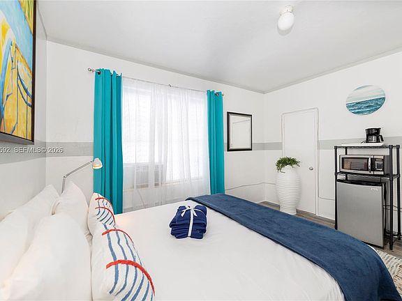 4th image of 6760 Collins Ave #29