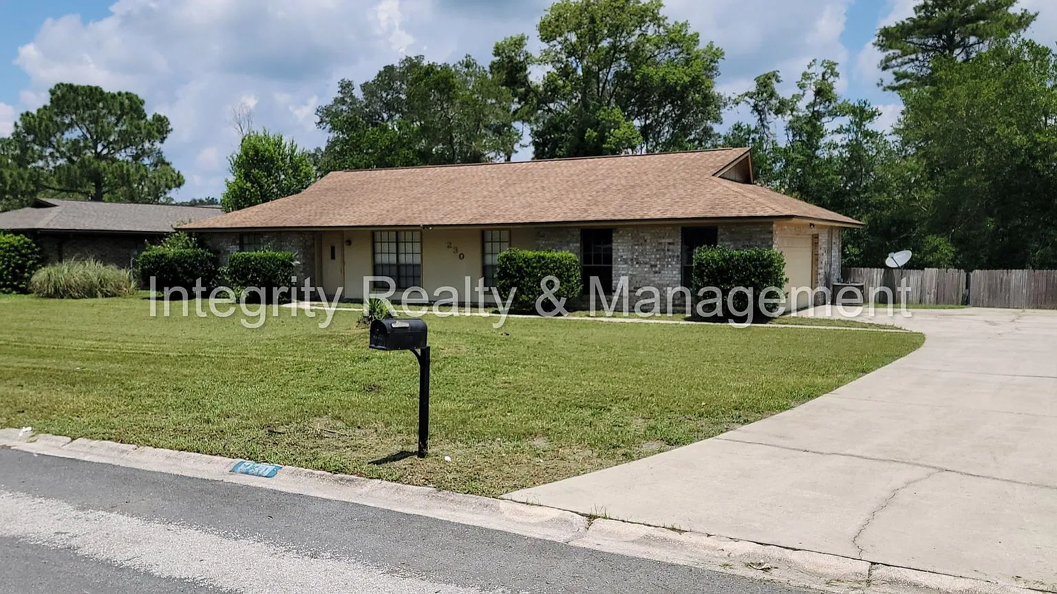 3BR/2BA single-story ranch-style home — Photo 1